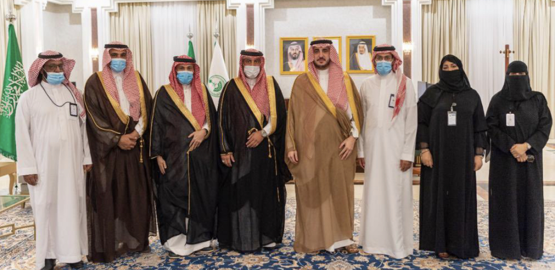 أمير الجوف يستقبل رئيس وأعضاء جمعية “إعلاميون”