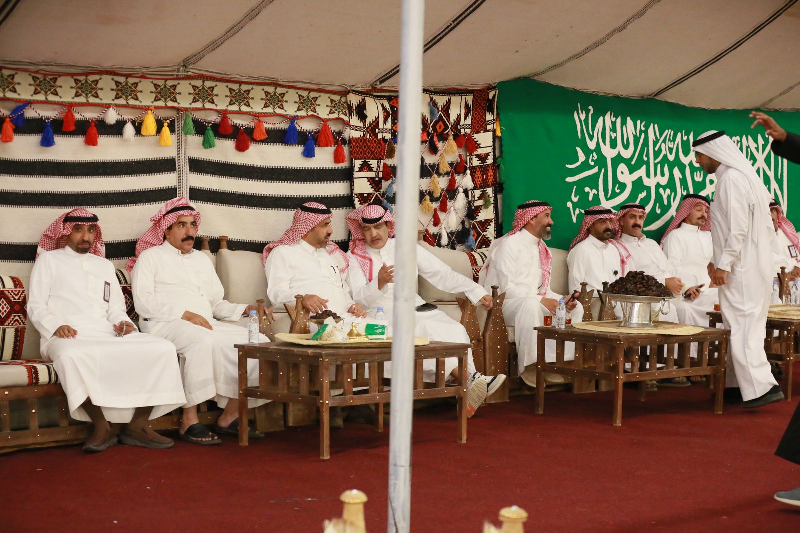 جمعية إعلاميون تسجل حضورها الإعلامي لمزاد الإبل بدومة الجندل 